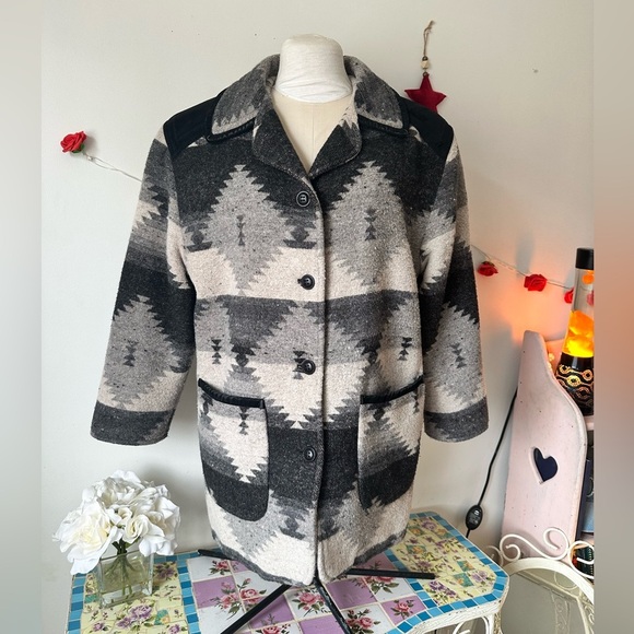 Women's Men’s Aztec Tribal Alpaca Wool Black and Gray Patterned Coat M L XL - Picture 1 of 13